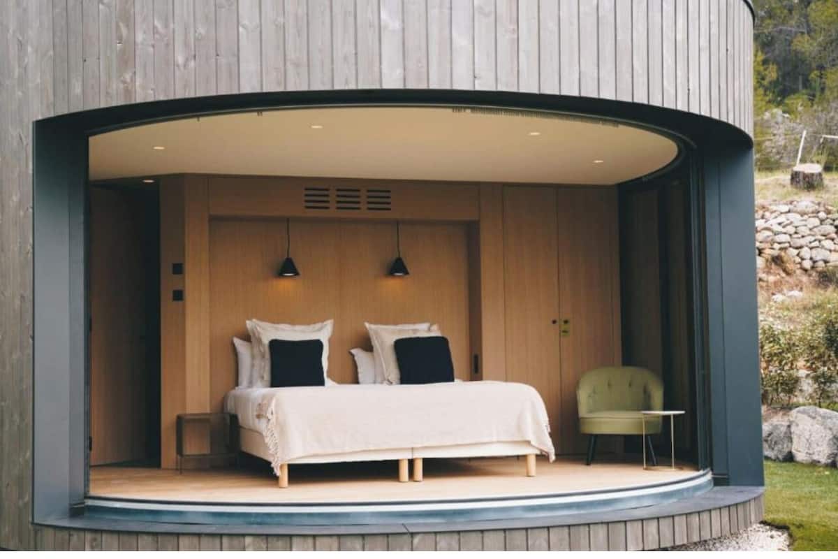 Minibar, coffres-forts dans les chambres, rideaux occultants