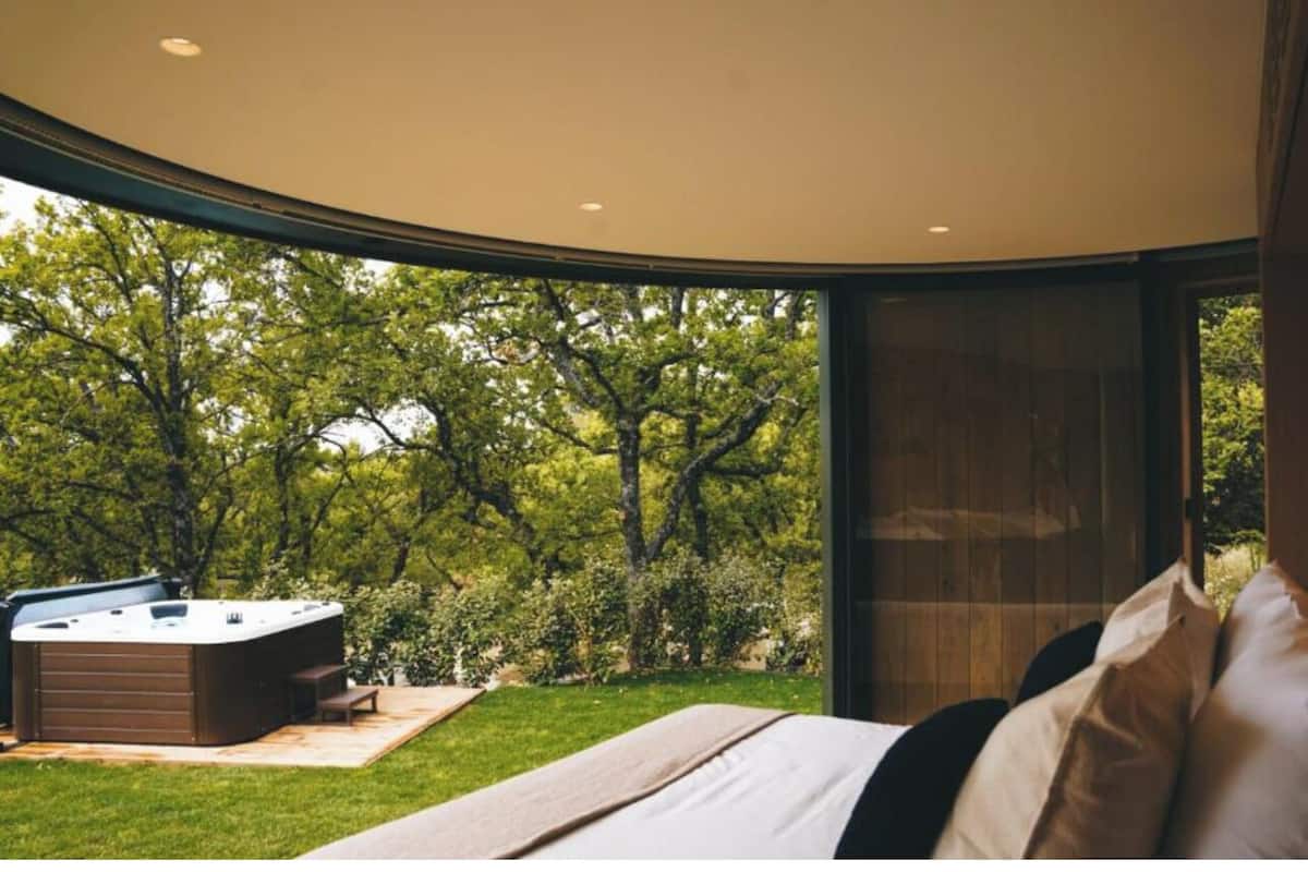 Lumipod 5 | Minibar, caja fuerte, decoración individual y mobiliario individual