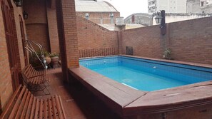 季節性室外游泳池