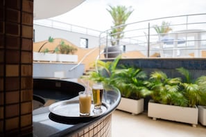 Poolside bar - Ibituruna Center Hotel (Governador Valadares)