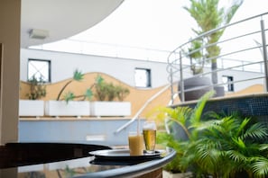 Poolbar