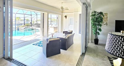 Fun House maison 5 chambres au bord de l'eau - piscine et quai