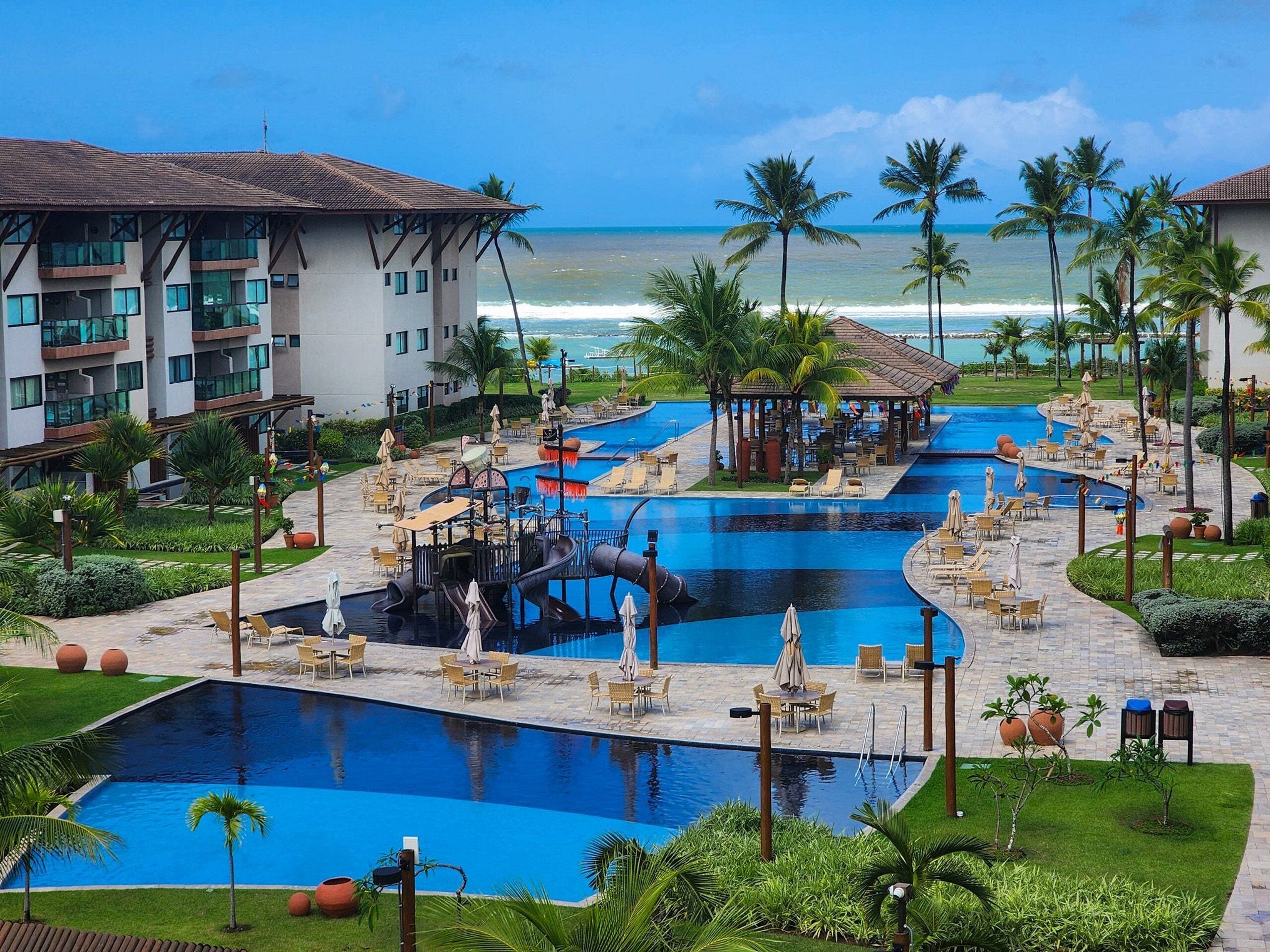 Familieleilighet, bassengutsikt