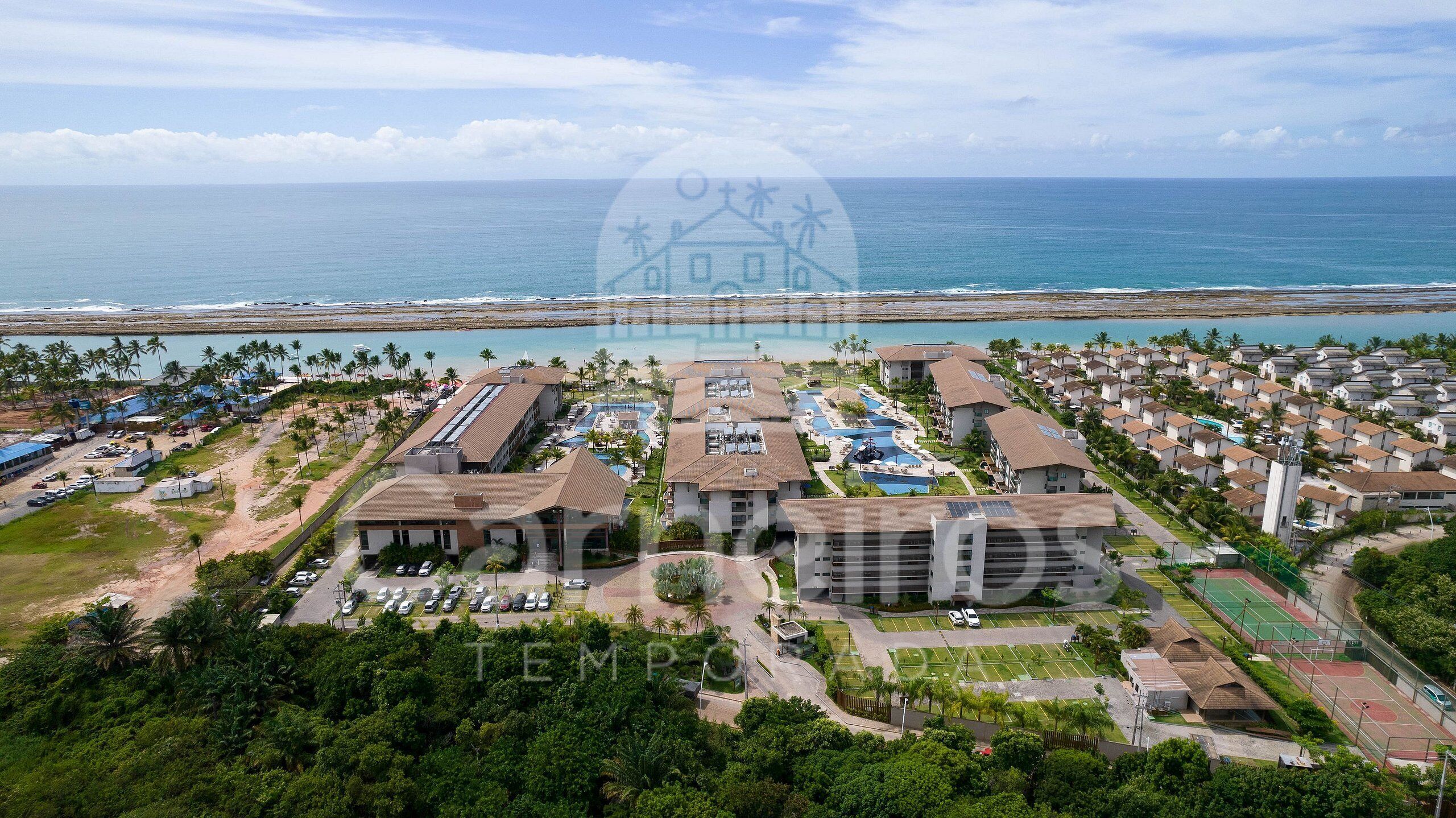 家庭公寓, 泳池景观, 一层 | 外观