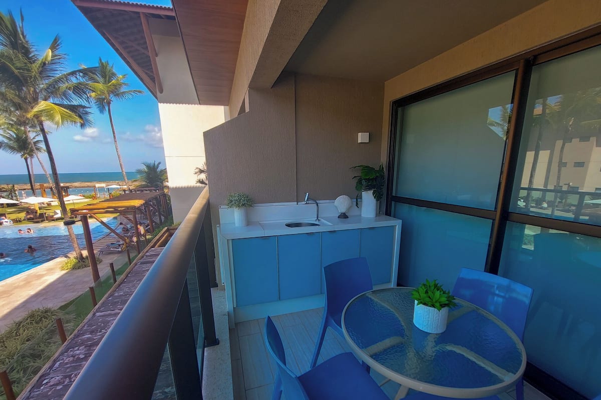 Familie appartement, uitzicht op zwembad | Balkon