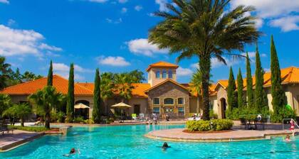 Recently Renovated, Award Winning, Brand New Furniture , Near Disney 2+2