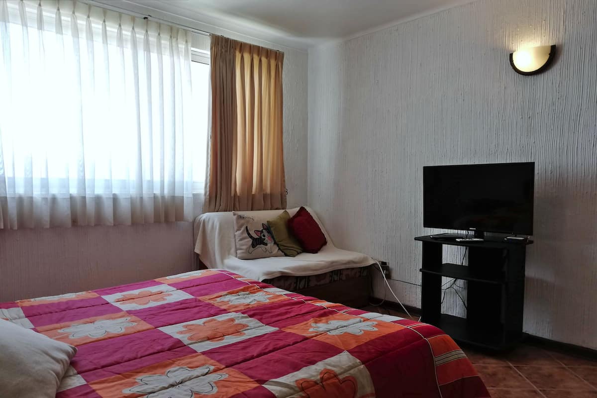 Decoración personalizada, muebles diferentes y wifi gratis