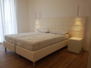 2 bedrooms, in-room safe, free WiFi, bed sheets