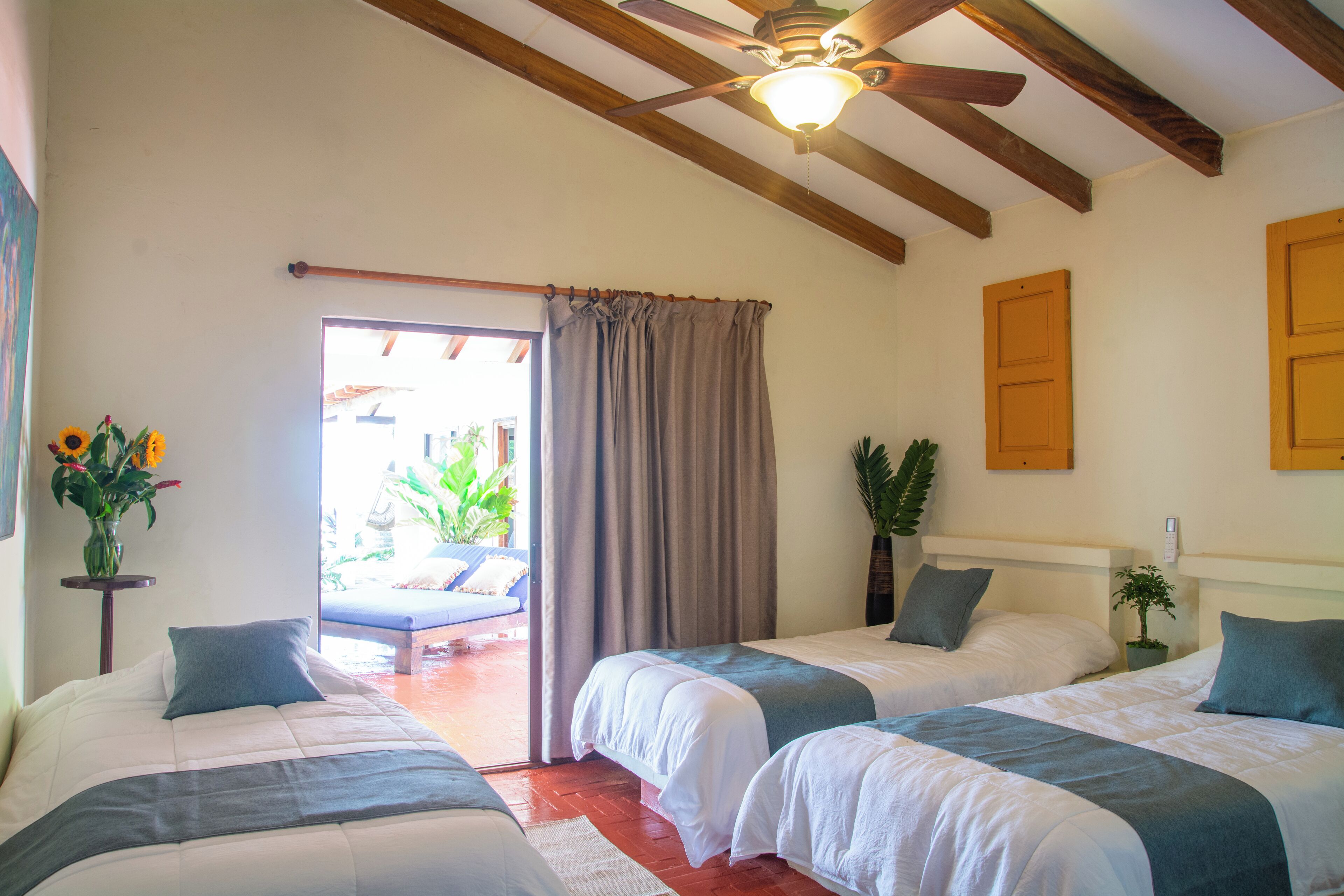 4 間睡房、可攜式嬰兒床、免費 Wi-Fi、床單