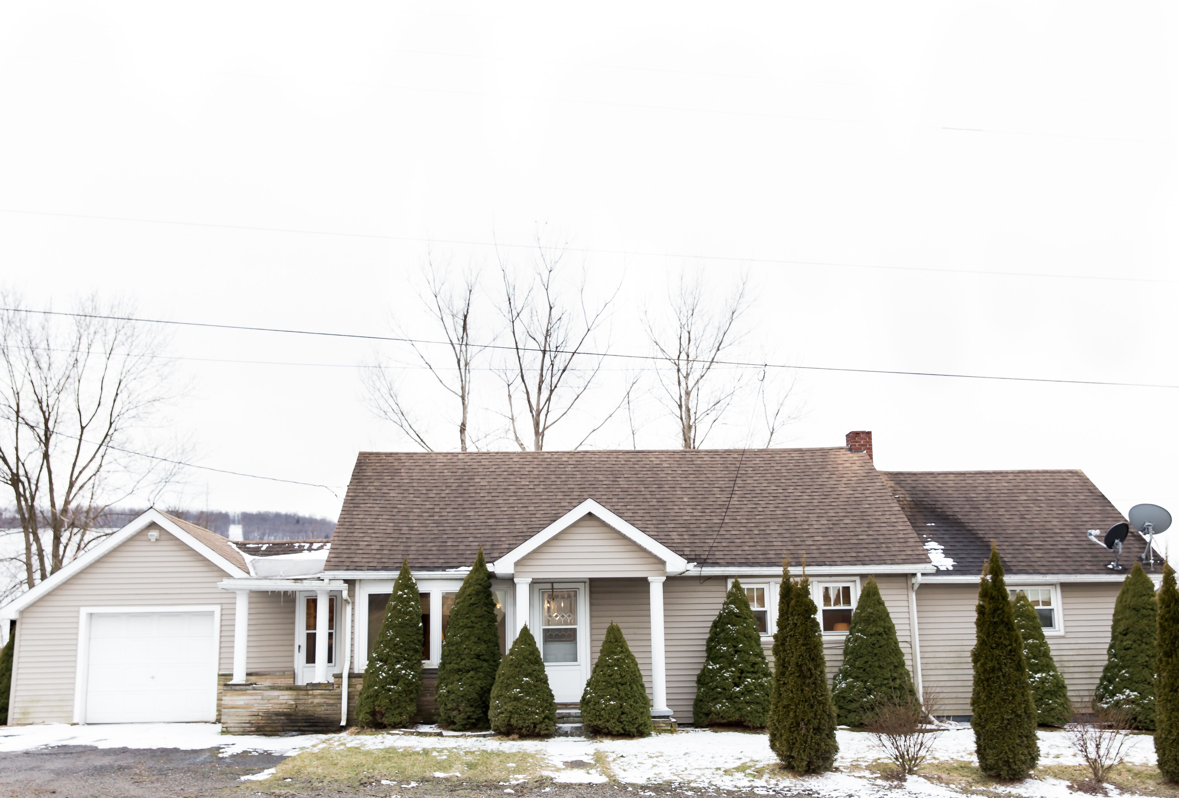 Annie's Place-Just like home!
Quiet, cozy setting, but close to everything!