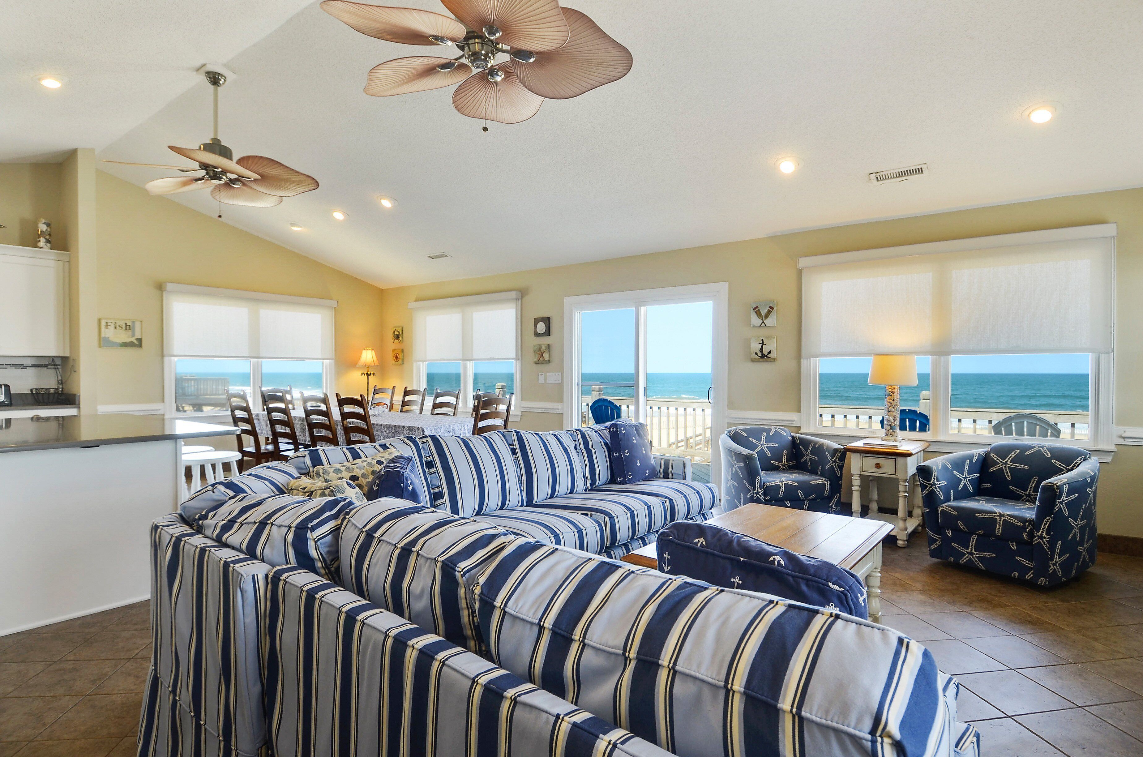 Fernseher, Tischfußball, Stereoanlage