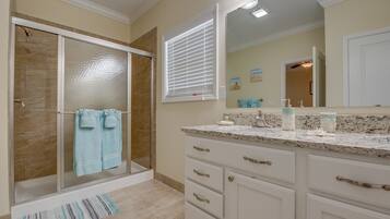 House, 4 Bedrooms, Private Pool (3 Bathrooms - Anchors Away) | Bathroom
