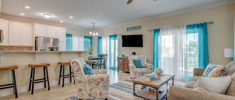 House, 4 Bedrooms, Private Pool (3 Bathrooms - Anchors Away) | Living area