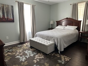 3 bedrooms, iron/ironing board, free WiFi, bed sheets