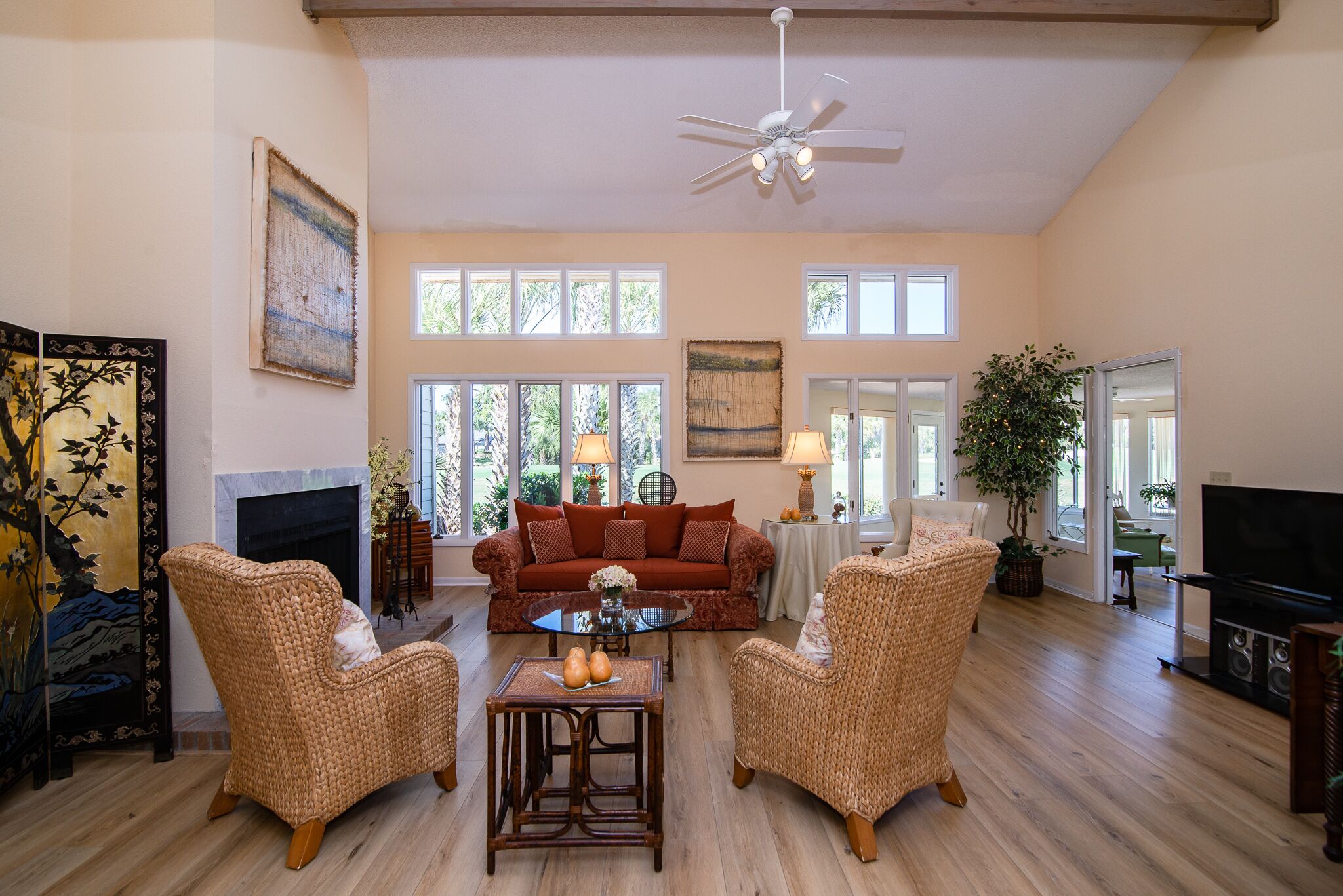Walk to Beach & Intimate Golf Views - in One Charming Sawgrass Condo