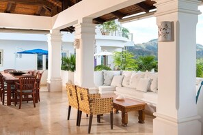 Unclassified image, 3 of 45, button - Exquisite Hilltop Villa with Luxurious Modern Design, Sweeping Ocean Views & Sparkling Infinity Pool (Playa Flamingo)