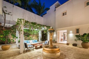 Unclassified image, 3 of 45, button - Exquisite Hilltop Villa with Luxurious Modern Design, Sweeping Ocean Views & Sparkling Infinity Pool (Playa Flamingo)