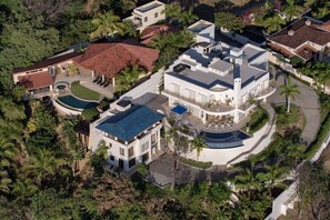 Exterior - Exquisite Hilltop Villa with Luxurious Modern Design, Sweeping Ocean Views & Sparkling Infinity Pool (Playa Flamingo)