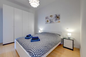 2 bedrooms, iron/ironing board