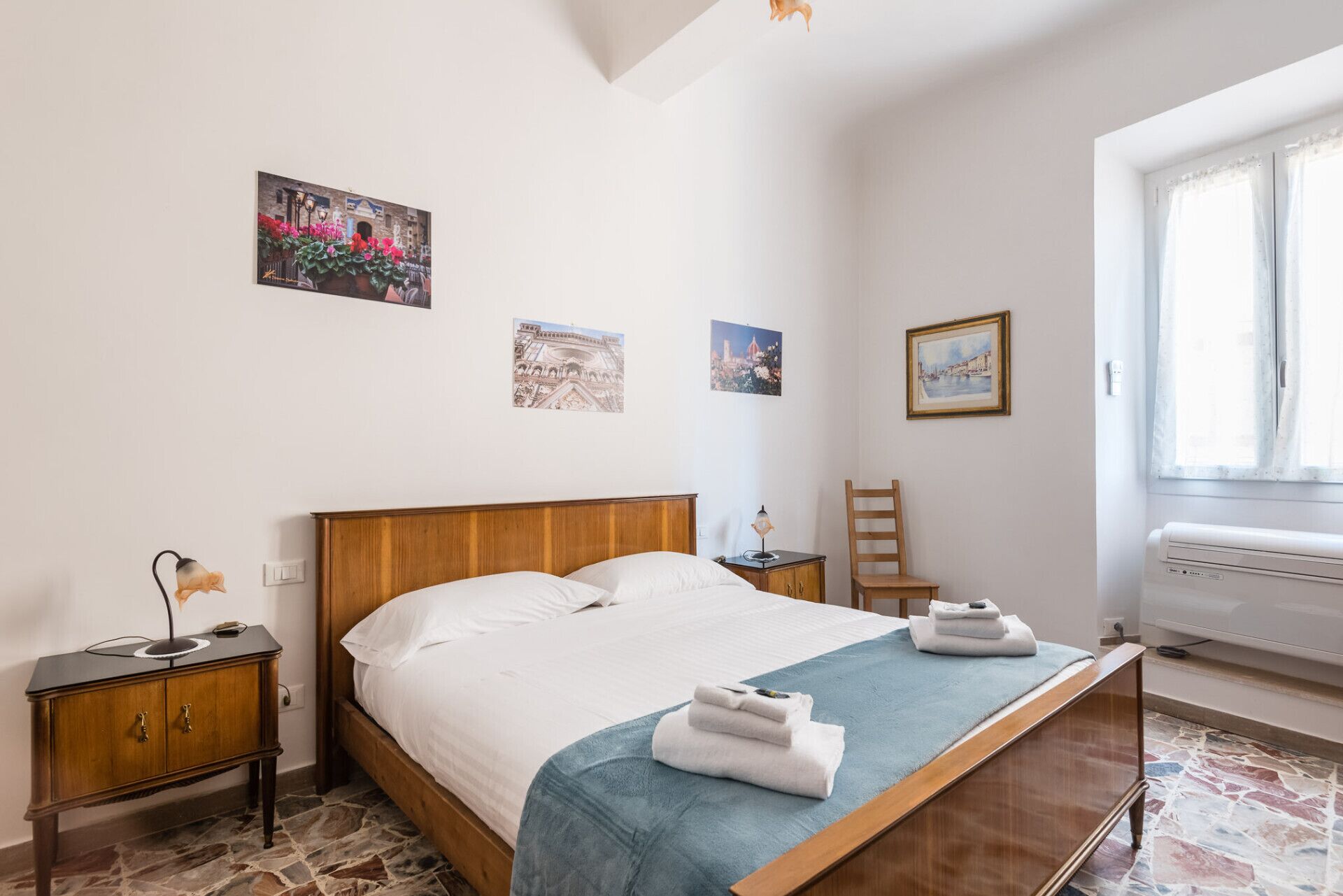 2 slaapkamers, een strijkplank/strijkijzer, wifi, beddengoed