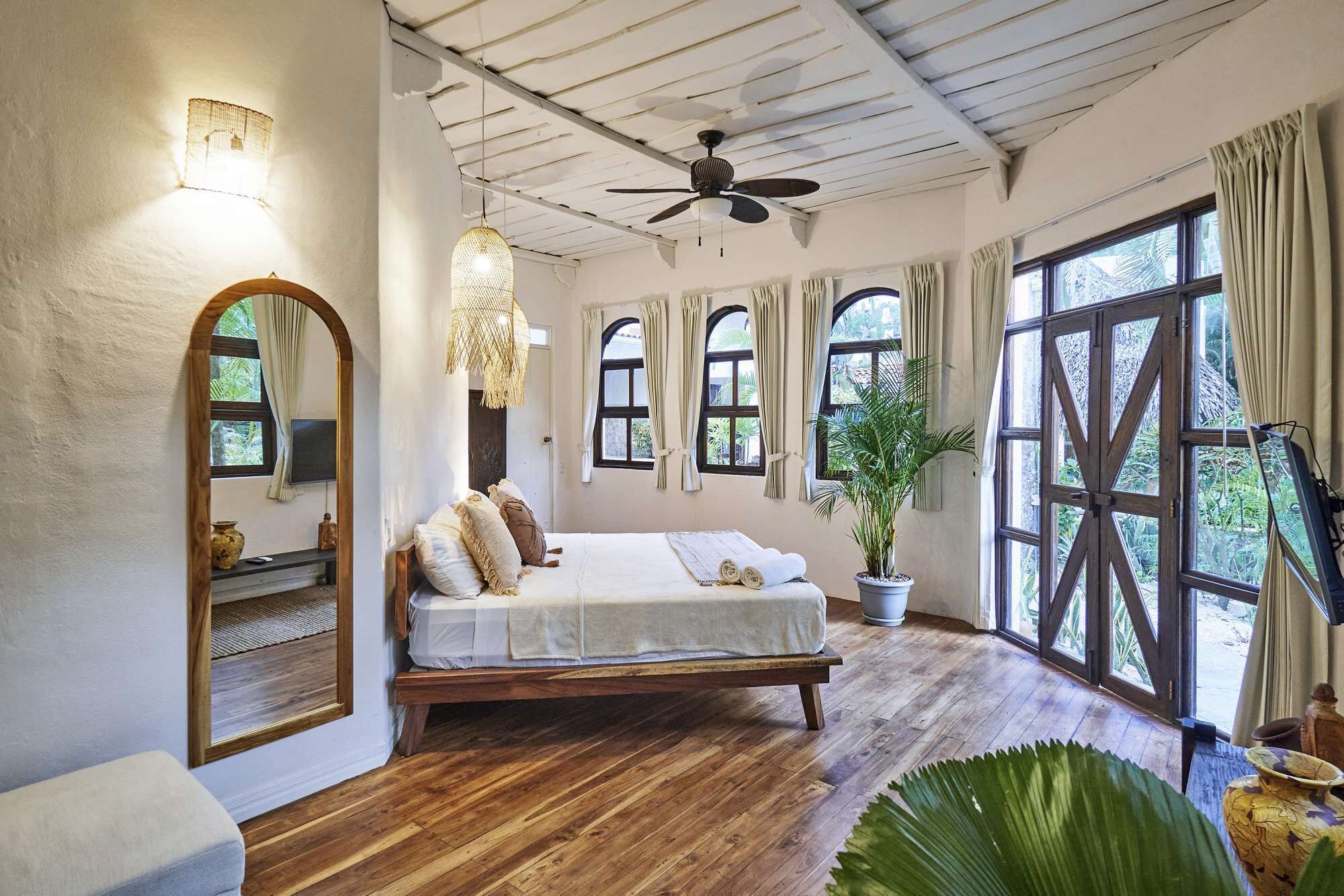 6 soverom, skrivebord, strykejern/-brett og wi-fi