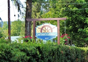 Property grounds - Cooperstown Baseball Rentals-Captain's-2 King Beds (Maryland)