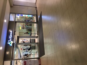 Interior - STUDIO near MALLS and MRT STATION w/ WiFi and NETFLIX (Quezon City)