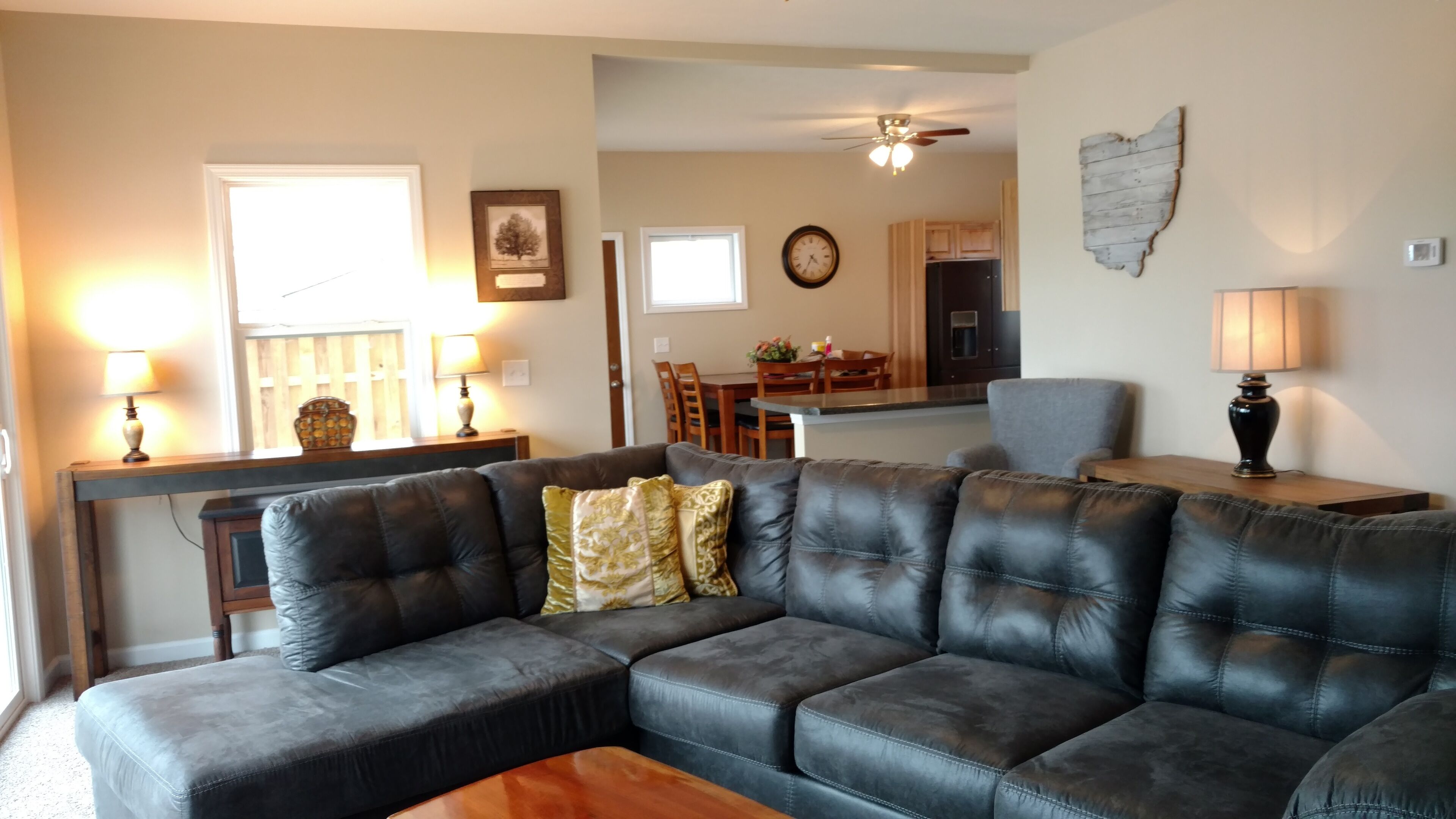 Lake View /4 Bedroom Townhome Sleeps 8/Near Lee's Ford Marina / New Construction