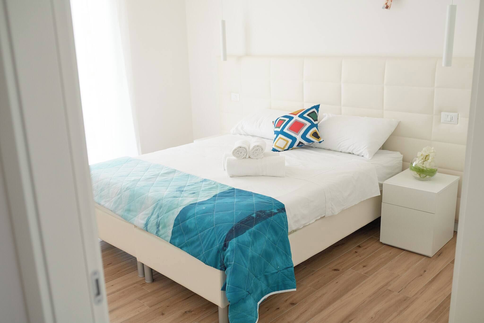 2 bedrooms, in-room safe, WiFi (free), bed sheets