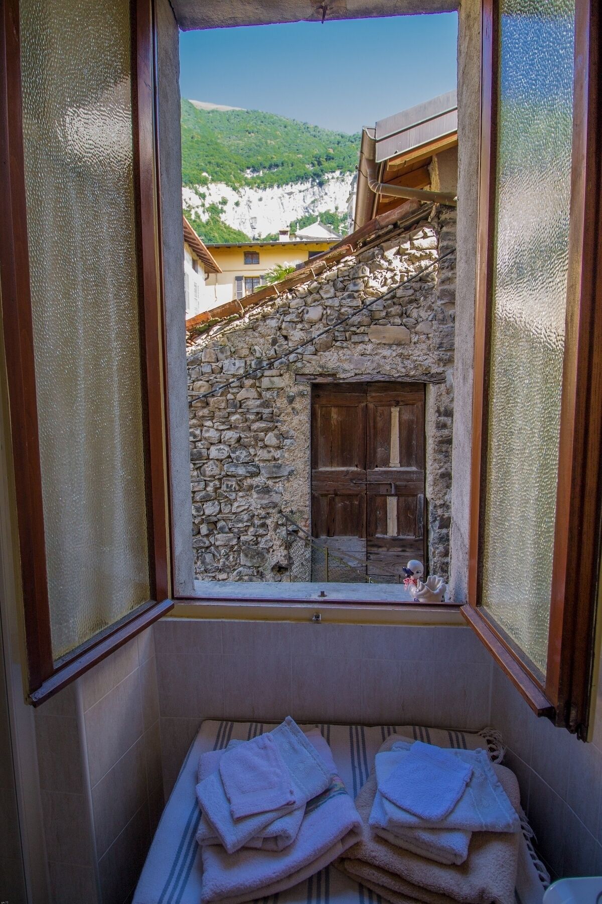 2 bedrooms, iron/ironing board, travel crib, free WiFi