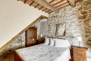 4 chambres, fer et planche à repasser, Wi-Fi gratuit, draps fournis