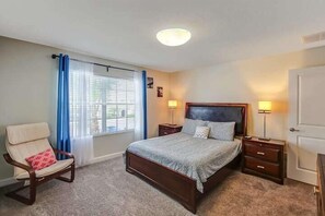 4 bedrooms, iron/ironing board, WiFi, bed sheets