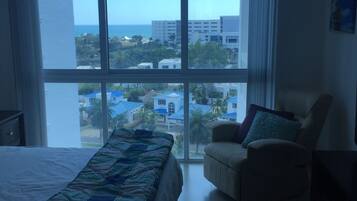 2 bedrooms, iron/ironing board, internet, bed sheets