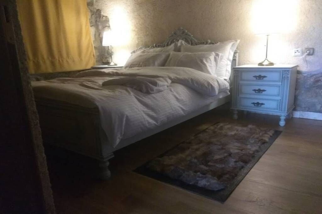 Το Πέτρινο Σπιτάκι δίπλα στη Λίμνη / Μοναδική πέτρινη εξοχική κατοικία στη λίμνη