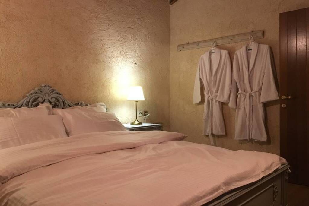 Το Πέτρινο Σπιτάκι δίπλα στη Λίμνη / Μοναδική πέτρινη εξοχική κατοικία στη λίμνη