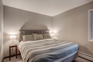 2 bedrooms, free WiFi, alarm clocks - 2bd_mw_315 (Frisco)