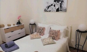 1 bedroom, iron/ironing board, travel cot, free WiFi - House of S. Vicente (Free Airport Transfer) (Lisboa)