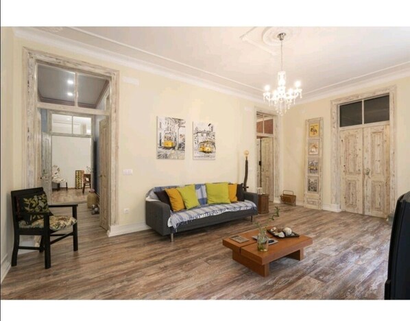 Smart TV - House of S. Vicente (Free Airport Transfer) (Lisboa)