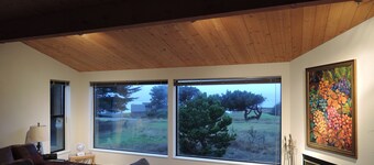 Cour privée ... Havre de lumière près de Salal Cove