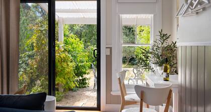 Koovelly Garden Studio- cosy retreat