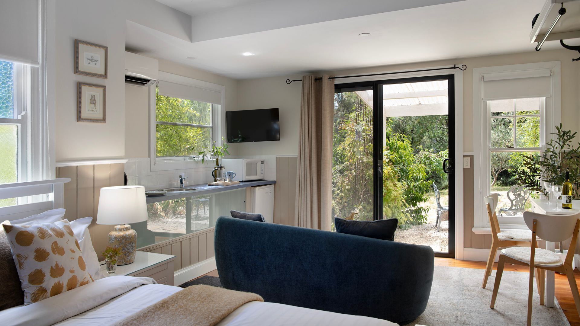 1 bedroom, WiFi, bed sheets