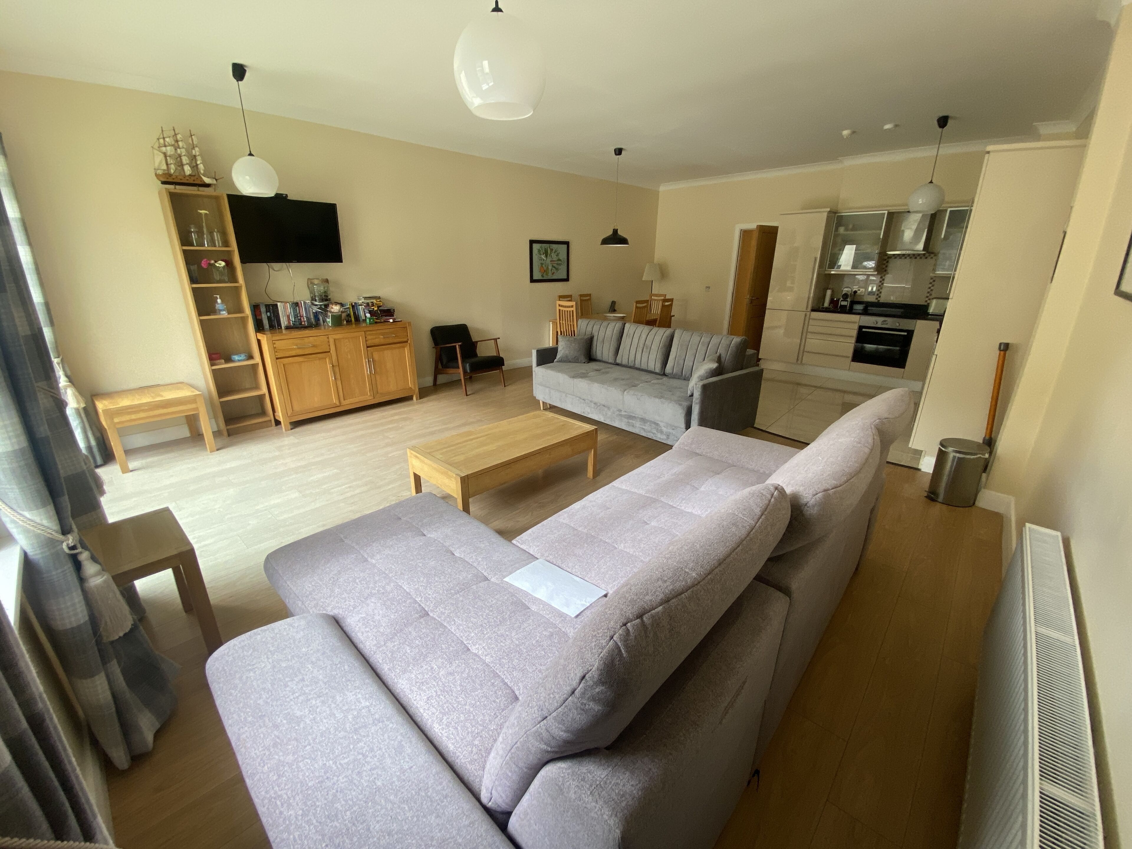 2 Bed Apartment with large sunny terrace