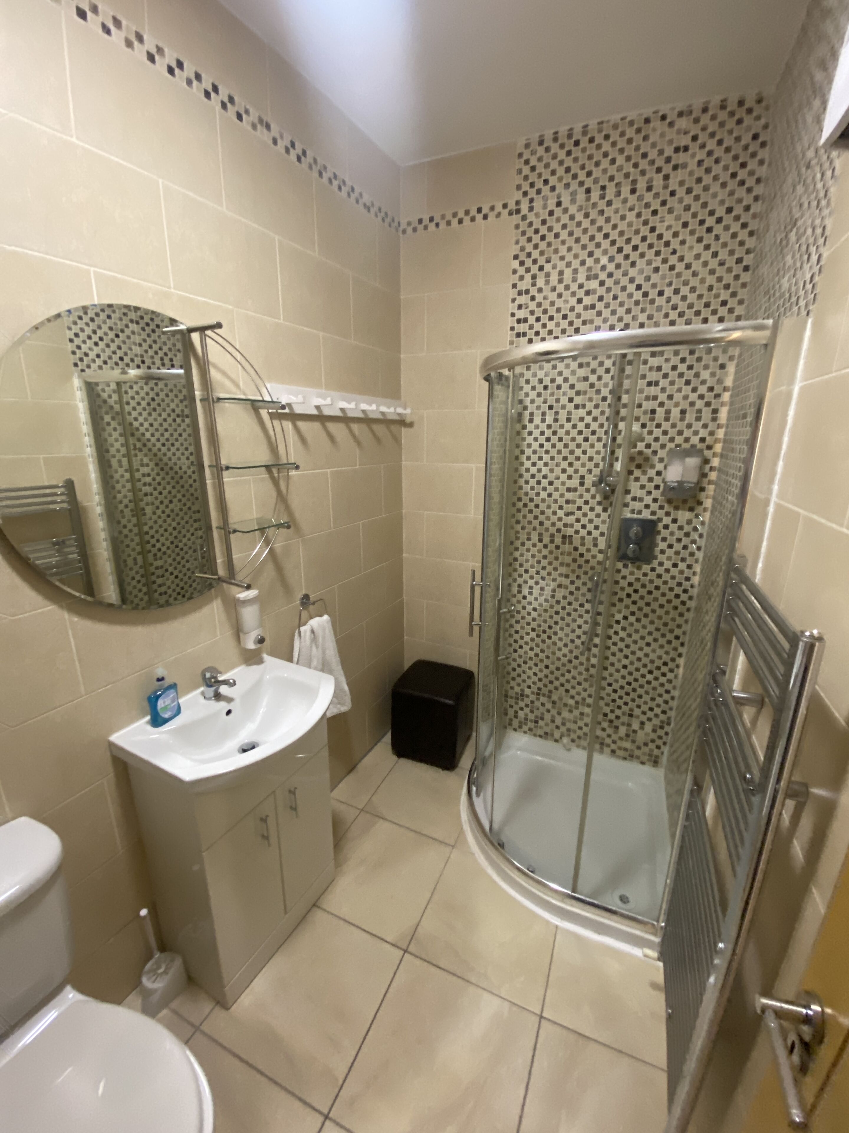 2 Bed Apartment with large sunny terrace