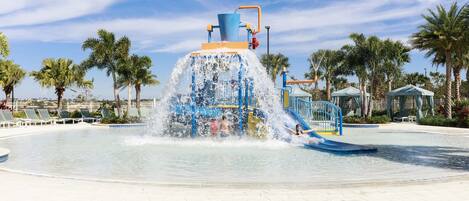 Een buitenzwembad, een verwarmd zwembad