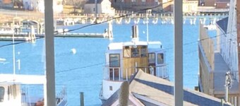 3 soverom i hjertet av landsbyen med utsikt over havnen