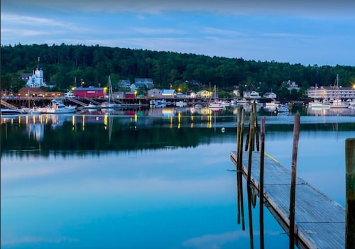 In the Heart of the Village 3 Bedrooms  with Views of the Harbor