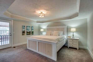 5 bedrooms, desk, iron/ironing board, free WiFi - North Nashville Farmhouse (Hendersonville)