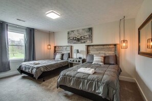 5 bedrooms, desk, iron/ironing board, free WiFi