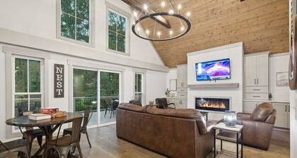 Cute Cabin with Hot Tub 30 mins from Nashville