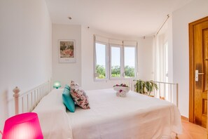 3 bedrooms, in-room safe, iron/ironing board, free WiFi